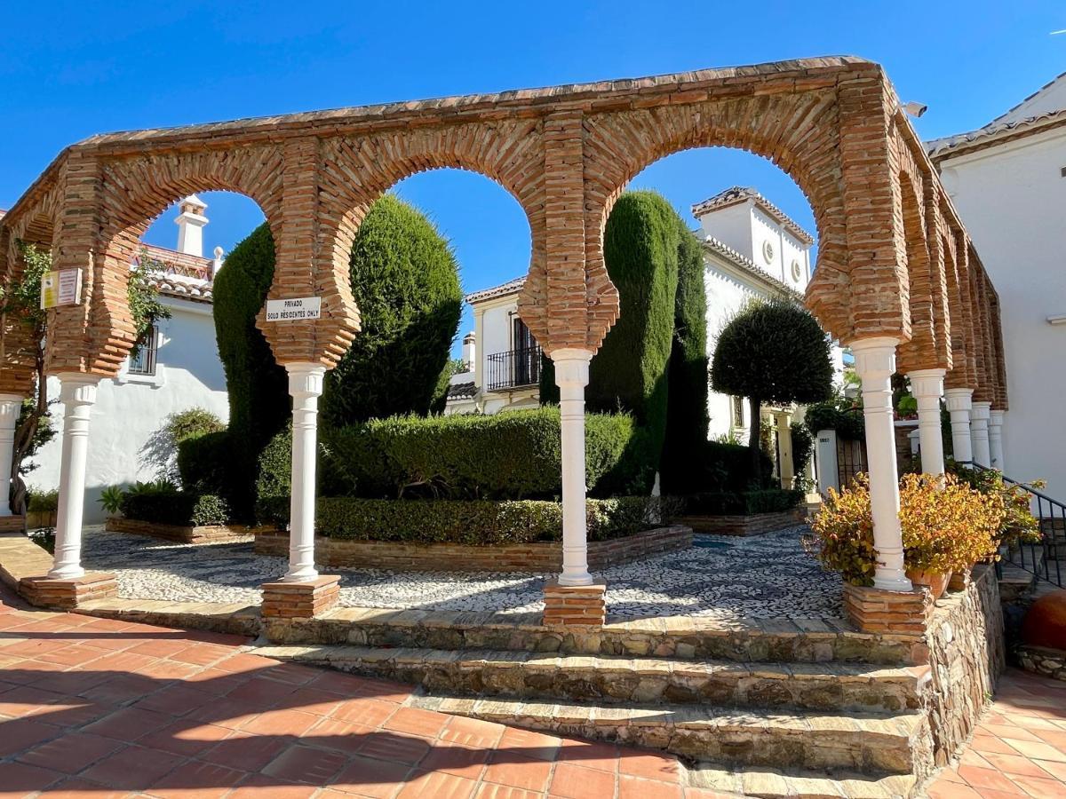 Semidetached Duplex Home At Puebla Aida, Mijas Golf With Pool, Golf And Sea Views Malaga Exterior photo